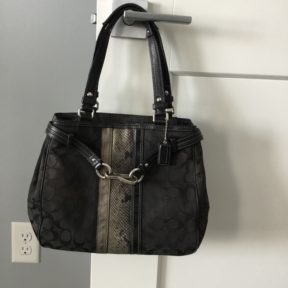 Coach Signature Nancy Black/ Gray Shoulder Bag